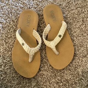 Roxy flip flops